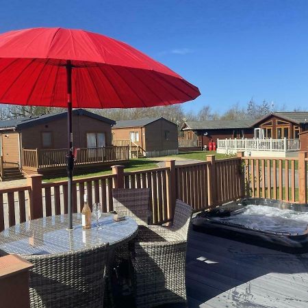 Little Gem Lodge With Hot Tub Malton Exterior photo